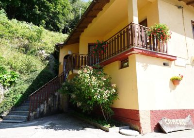 BaitaBondella ComoBrunate ingressoalbergo scaled 1